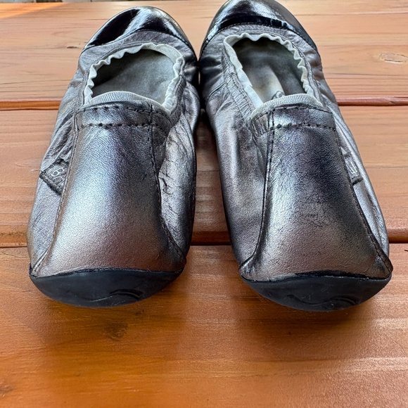 Ballasox by Corso Como Flats, Metallic Silver Pewter and Shiny Black Toe Size 9 - Picture 2 of 8